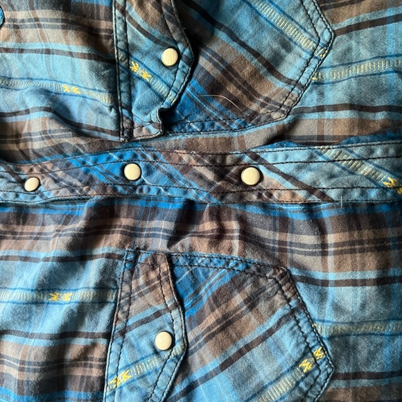 Arizona button up - Picture 2 of 3